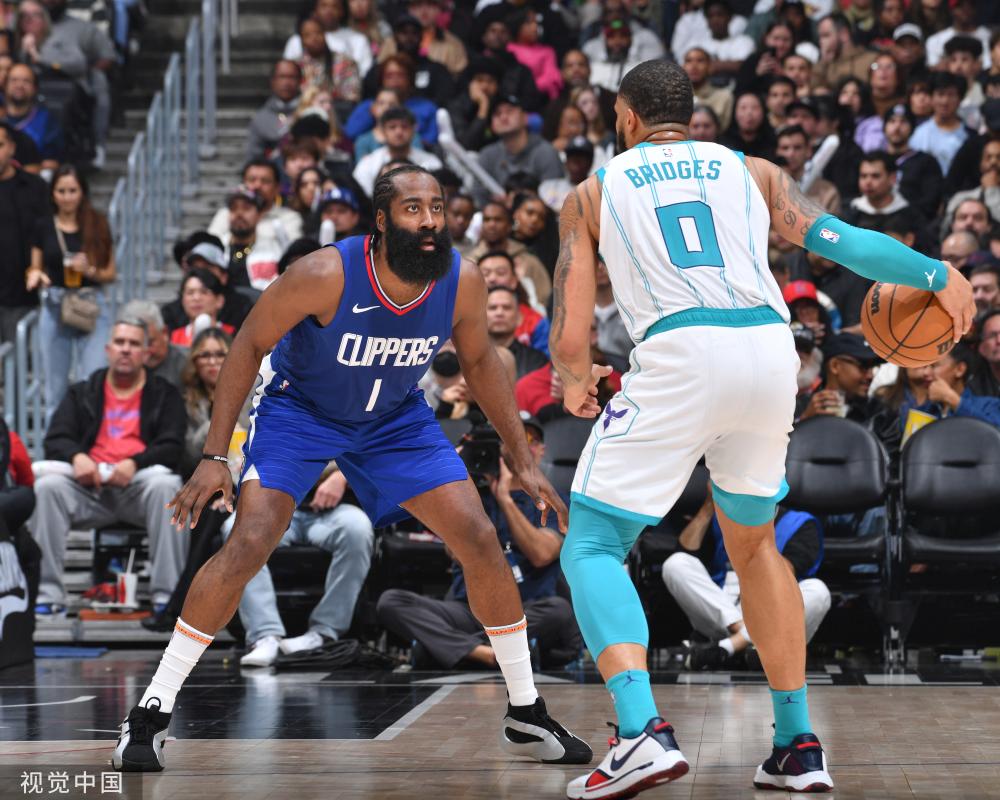 他不仅参与 他不仅参与