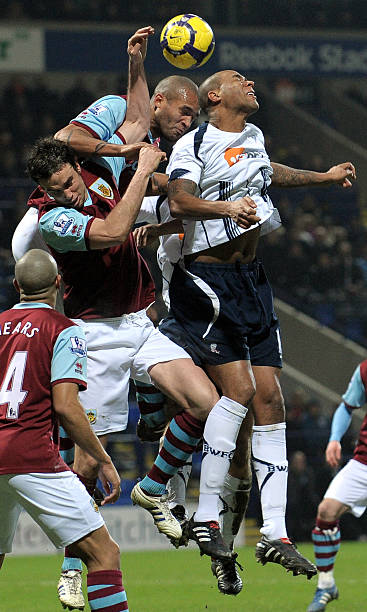 伸出援助之 伸出援助之